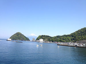 観光船からはきれいな富士山が…
